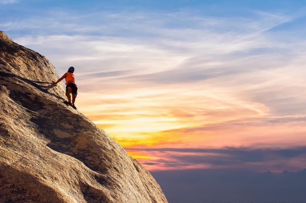 Mountain climber, sky, landscape — La Grada Online: The Ultimate Football News Platform